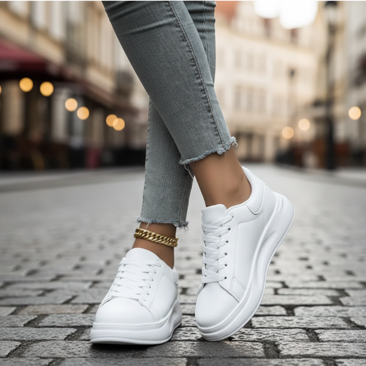 Scarpe da donna con lacci bianchi