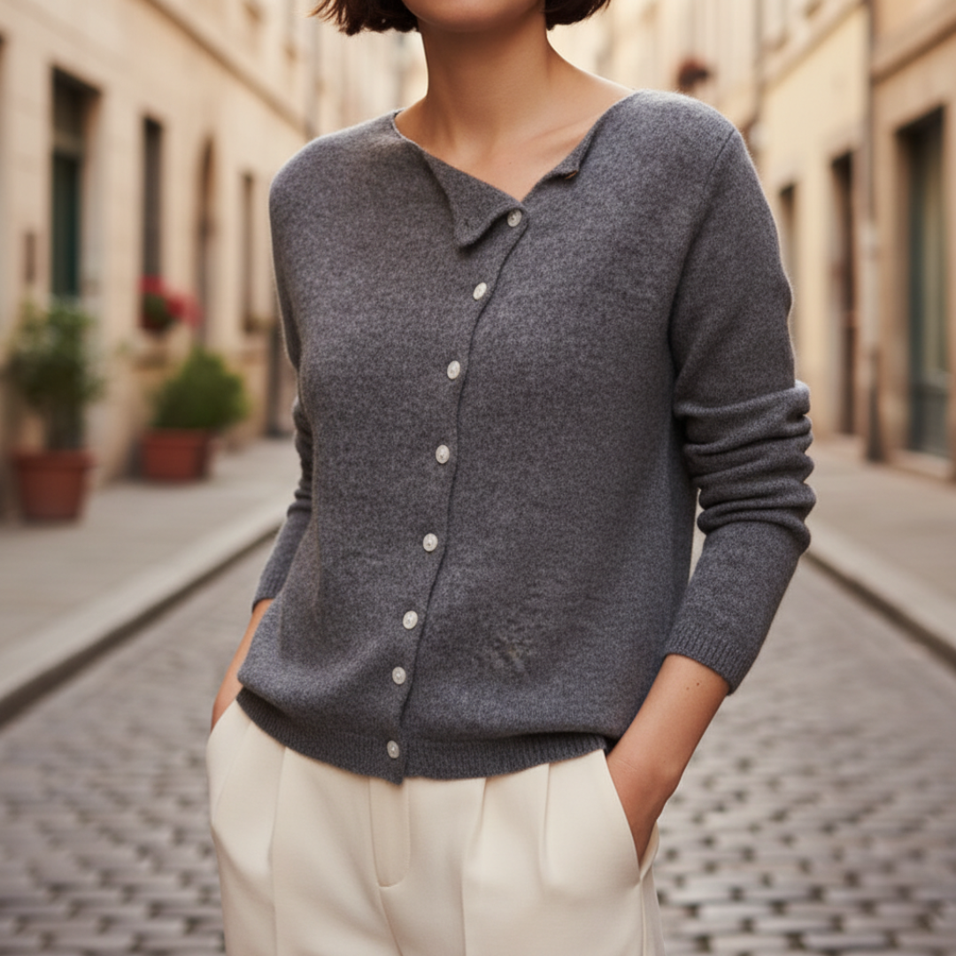 Maglione femminile con bottoni